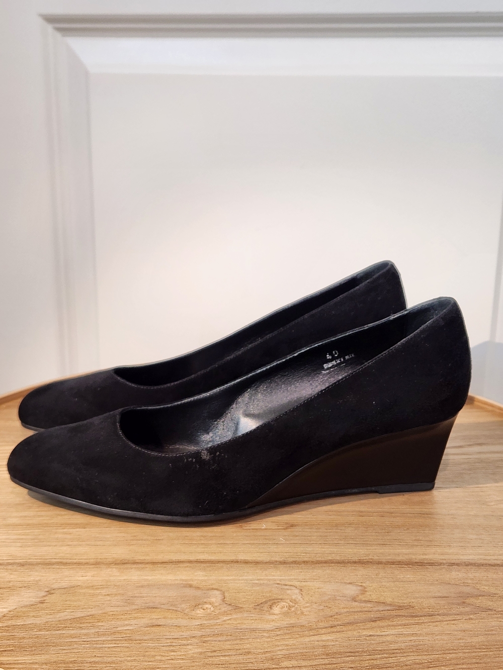 Tod's Black Suede Low Heel Pumps - Picture 2 of 12
